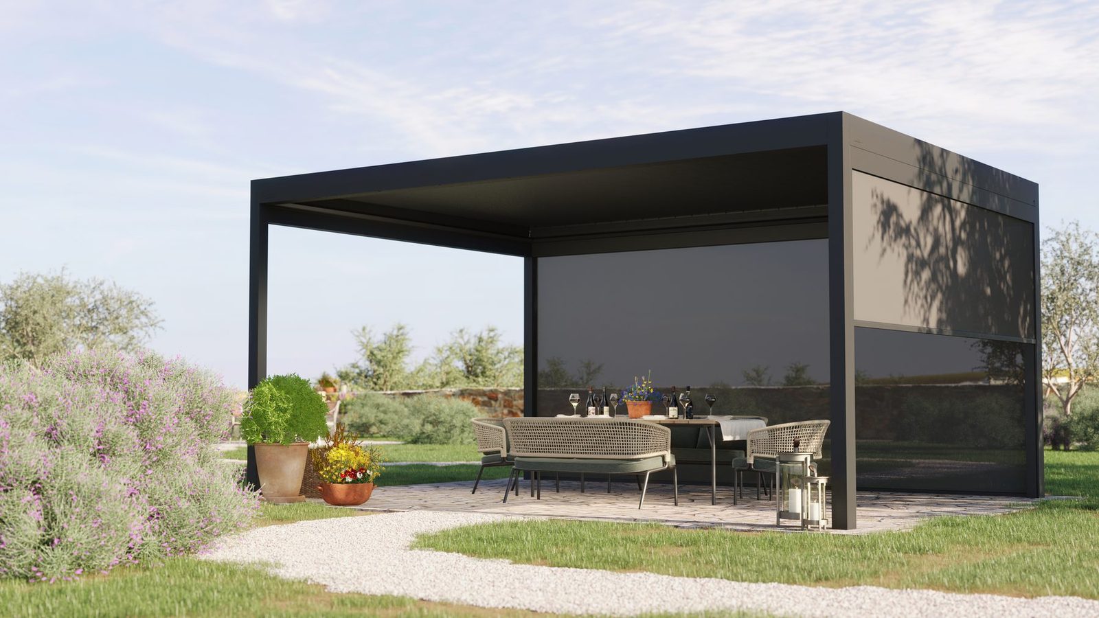 Bioklimatska pergola B160XL s rotirajućim ili uvlačnim lamelama na sunčanoj terasi.