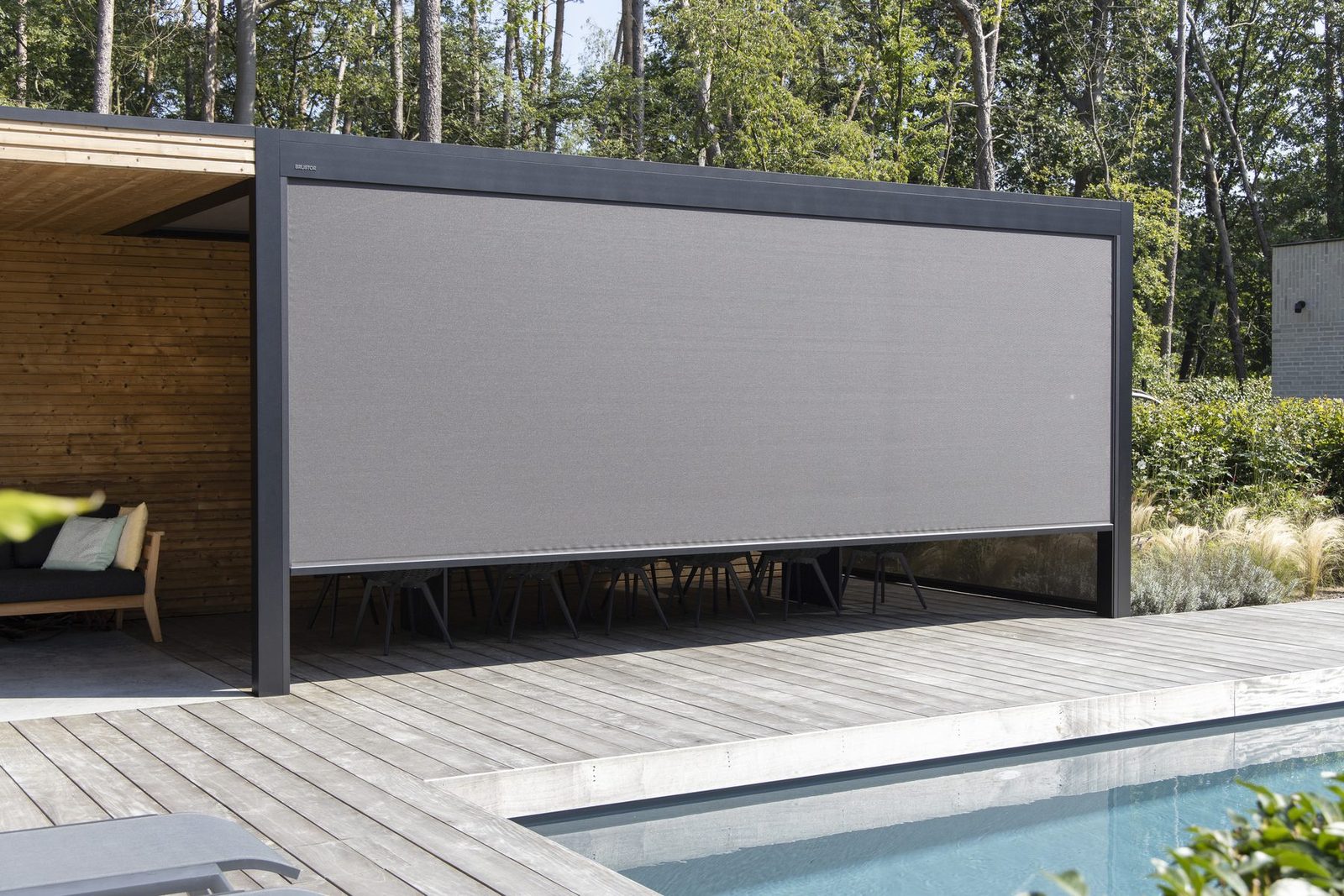 B250XL pergola na vanjskoj terasi.